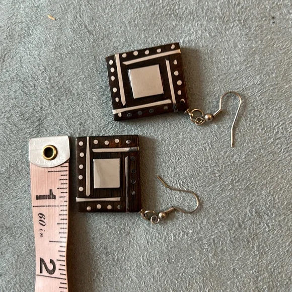 BoHo style wooden dangle earrings, light weight - Picture 5 of 5